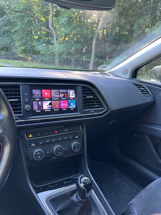 Seat Leon ST 52.000 km 15.500 € Berlin 10178