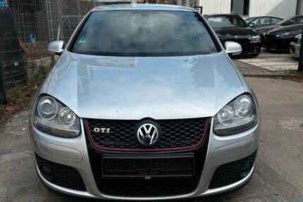 VW Golf 210.000 km 4.900 &euro; Berlin 13187