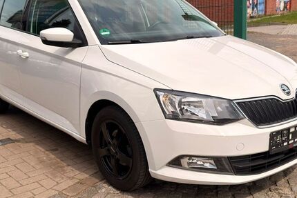 Skoda Fabia 123.000 km 6.490 &euro; Berlin Weißensee-Pankow 13086
