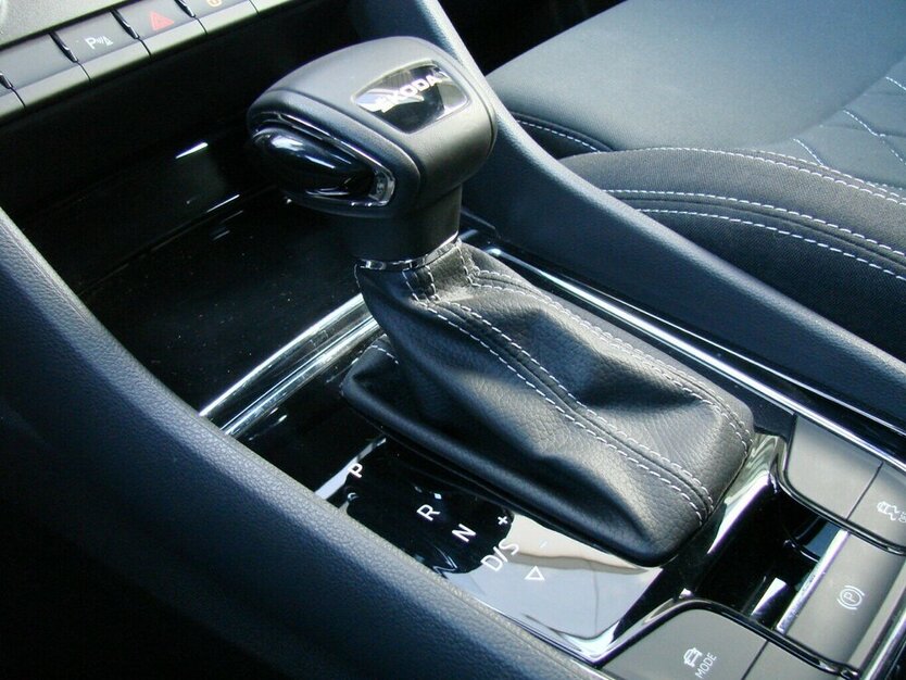 Skoda Karoq 1.5TSi Sportline ACC Navi LED Kamera 33.284 km 31.980 € Falkensee 14612