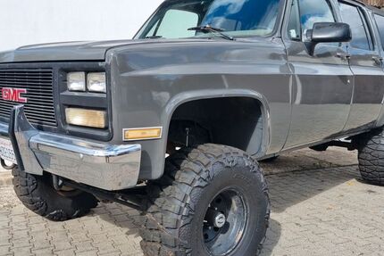 Chevrolet Suburban 160.000 km 17.990 € Berlin 13059