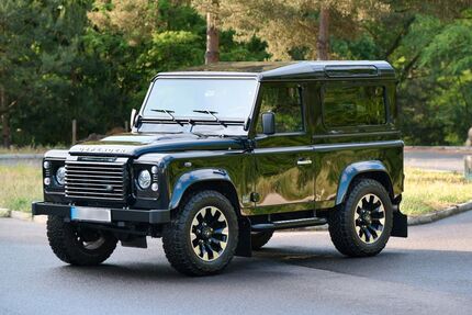 Land Rover Defender 2.285 km 297.500 € Berlin 10789
