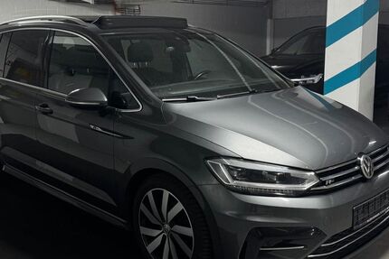 VW Touran 196.999 km 17.499 &euro; Berlin 12099