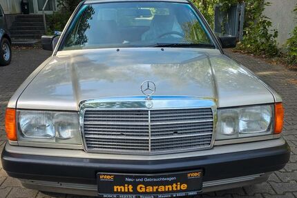 Mercedes-Benz 190 230.338 km 3.999 € Berlin 12349