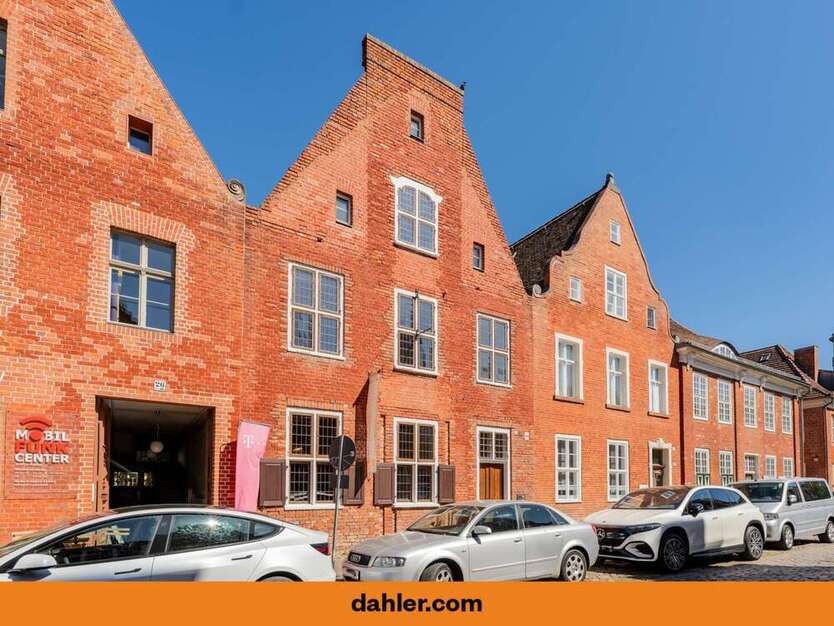 Haus zum Kaufen in Potsdam Nördliche Innenstadt 2.000.000 € 220 m²