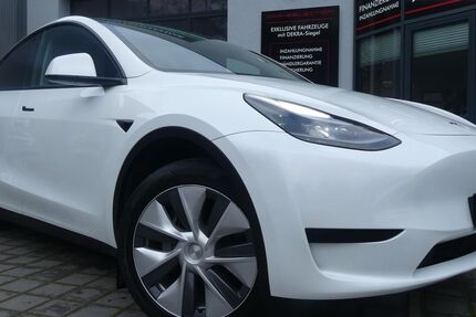 Tesla Model Y 17.765 km 34.600 € Berlin 13156