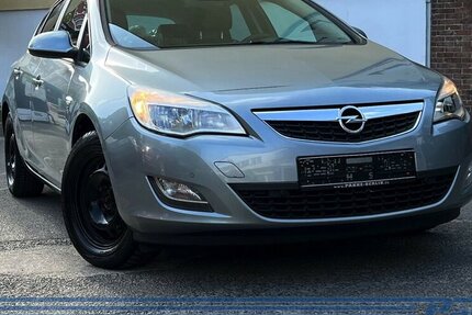 Opel Astra 1.4 150 Jahre *SHZ*PDC*AUX*Teilleder* 112.935 km 6.890 &euro; Berlin 13187