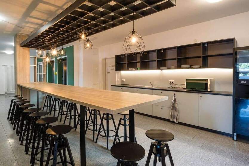 DIE ZIMMEREI | Möbliertes Apartment in Mitte für Berufseinsteigende & Praktikant:innen | Large Bude 1 zimmer