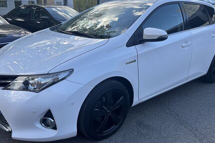 Toyota Auris 149.941 km 9.990 &euro; Berlin 12249