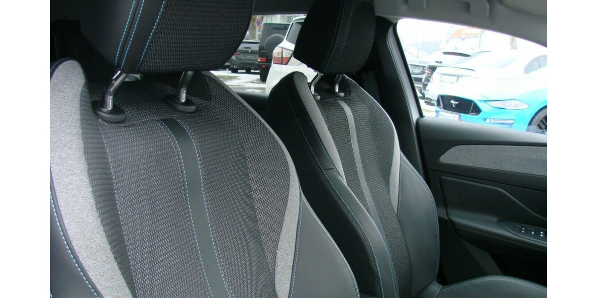 Peugeot 308 1.5L Allure ACC AHK LED Navi Kamera 34.524 km 24.980 &euro; Falkensee 14612