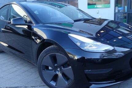 Tesla Model 3 35.100 km 28.800 &euro; Berlin 13156