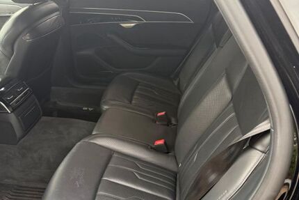 Audi A8 80.000 km 57.300 € Berlin 12099