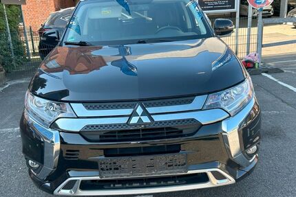 Mitsubishi Plug-in Hybrid Outlander 40.500 km 22.500 € Berlin 12623