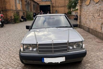 Mercedes-Benz 190 182.300 km 4.400 &euro; Berlin 10179