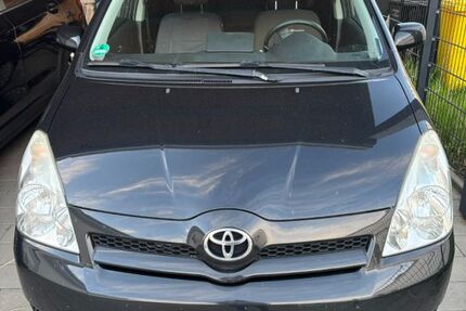 Toyota Corolla Verso 206.000 km 3.100 &euro; Nauen 14641