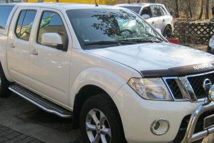Nissan Navara 325.000 km 9.200 &euro; Berlin / Wir bitten um telefonische Terminvereinbarung ! 14167