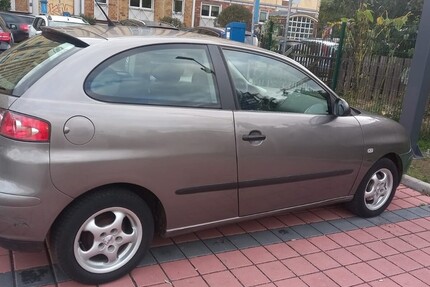 Seat Ibiza 211.392 km 2.000 € Berlin 10178