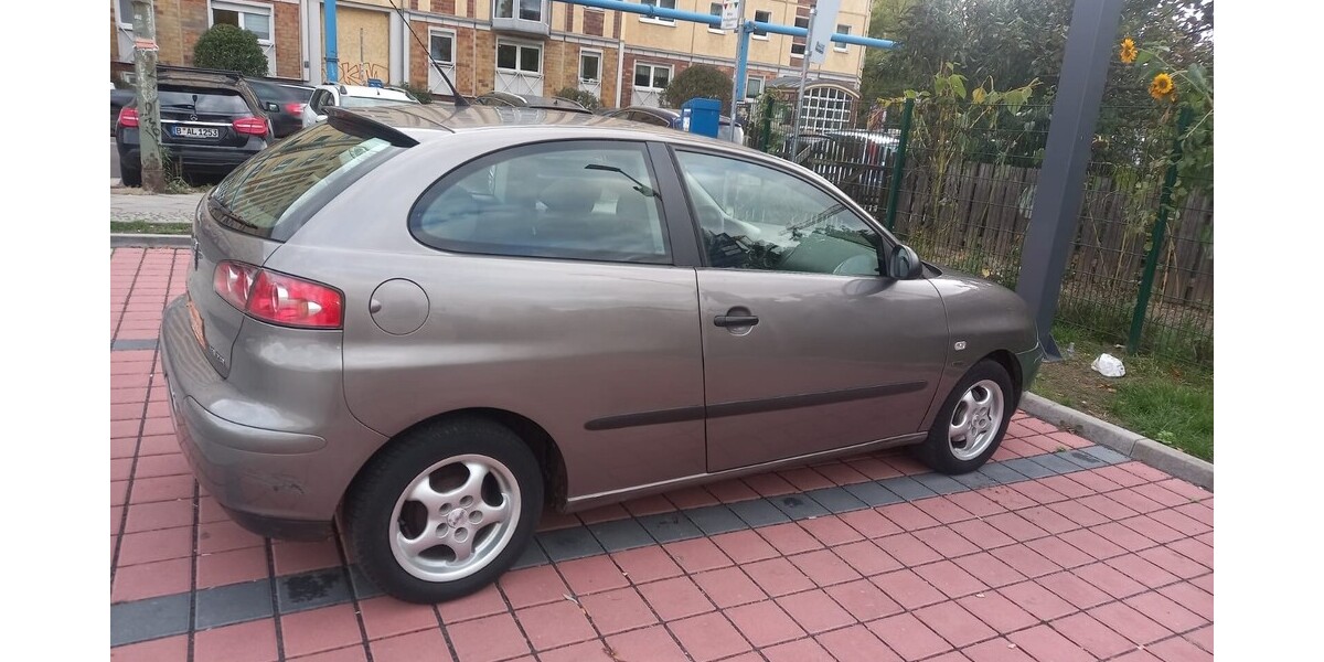 Seat Ibiza 211.392 km 2.000 € Berlin 10178