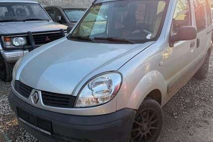Renault Kangoo 228.000 km 2.350 &euro; Berlin 10245