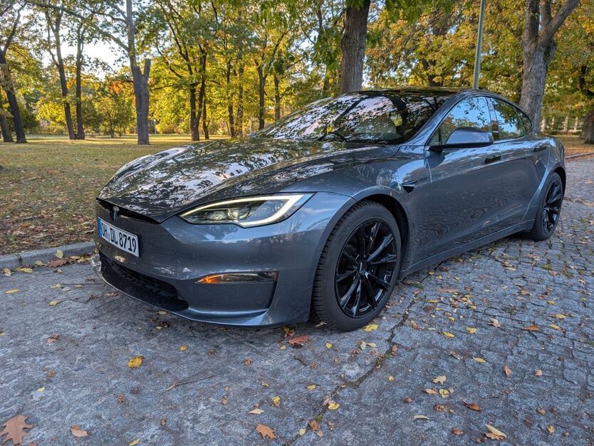 Tesla Model S 55.000 km 61.990 € Berlin 10115