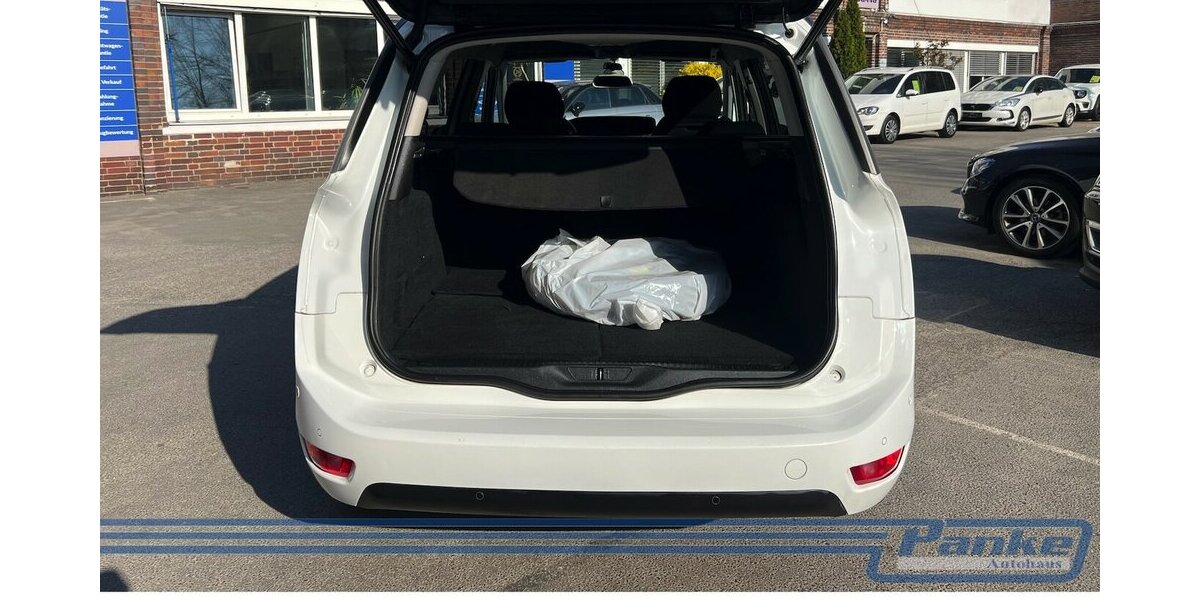 Citroen C4 Picasso Exclusive 150*ACC*NAV*360°*TotW*SHZ* 120.456 km 8.990 &euro; Berlin 13187