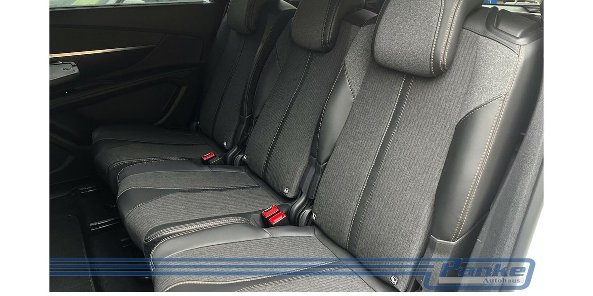 Peugeot 5008 GT-line*7-Sitz*LED*Massage*Memory*Digi* 134.439 km 15.990 &euro; Berlin 13187