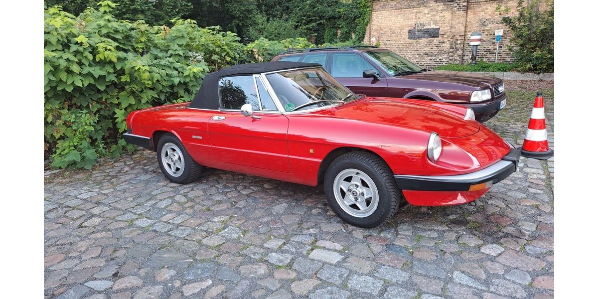 Alfa Romeo Spider 145.000 km 12.700 € Berlin 12207