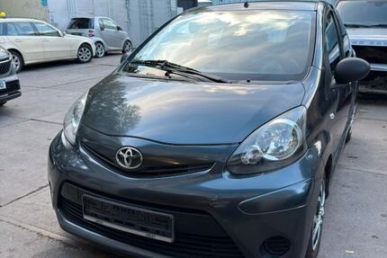 Toyota Aygo (X) 145.000 km 3.999 &euro; Berlin 13583
