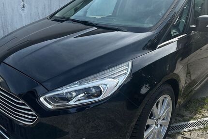Ford Galaxy 223.432 km 10.999 € Schönefeld/ OT Großziethen 12529