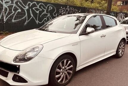 Alfa Romeo Giulietta 173.000 km 3.690 € Berlin 13156