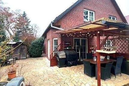 Bezugsfreies geräumiges Einfamilienhaus mit großem Garten 6 zimmer