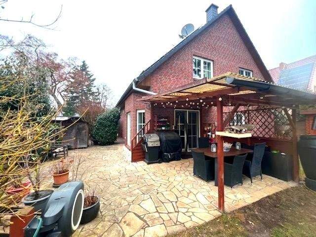 Bezugsfreies geräumiges Einfamilienhaus mit großem Garten 6 zimmer