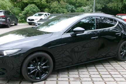 Mazda 3 13.706 km 29.990 &euro; Berlin 13407