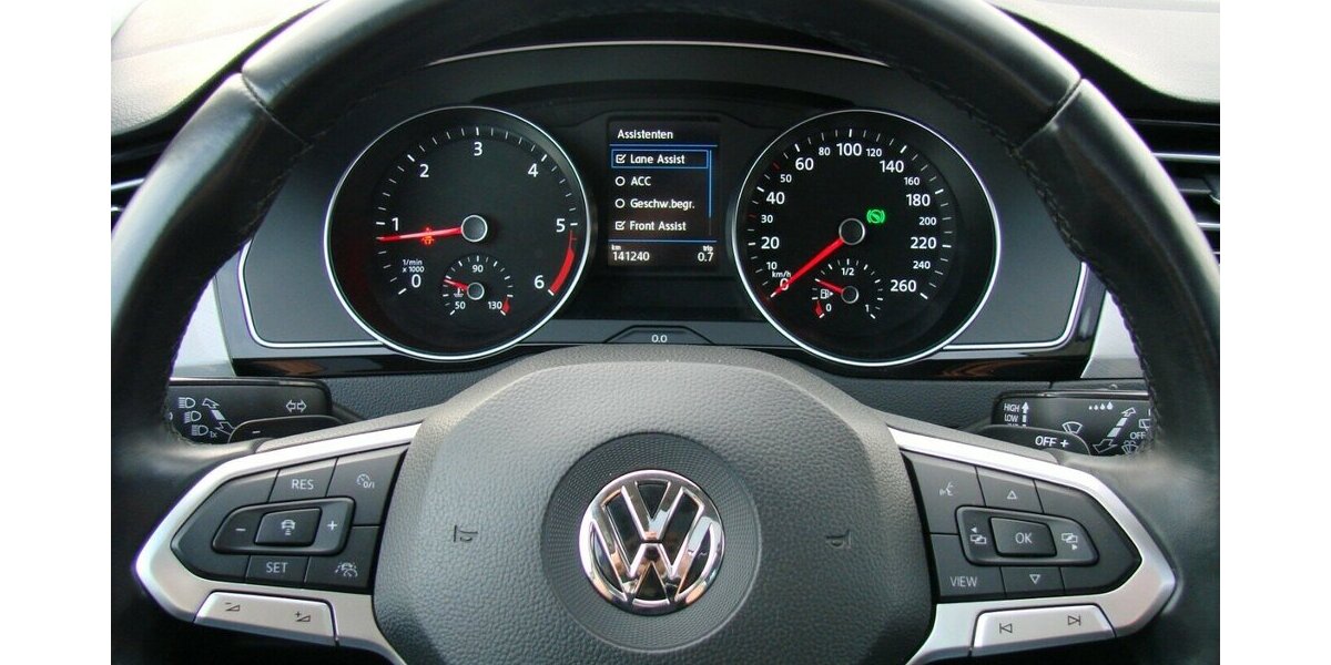 VW Passat 2.0TDi Business Panorama ACC IQ.Light 142.589 km 16.980 &euro; Falkensee 14612