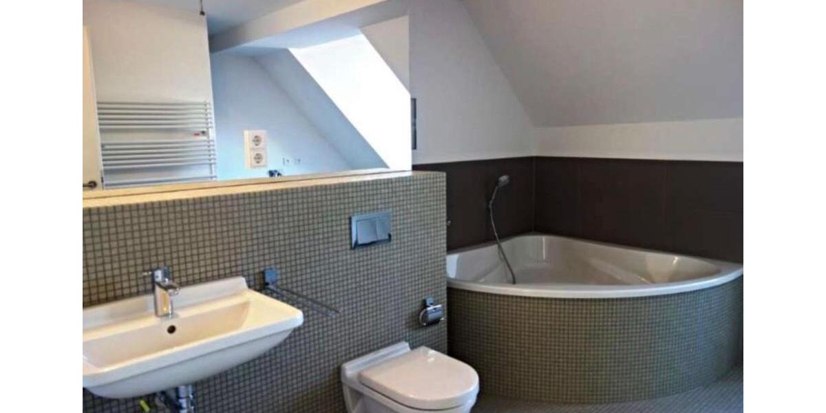 Exklusive Dachgeschosswohnung mit Sonnenterrasse 2 zimmer