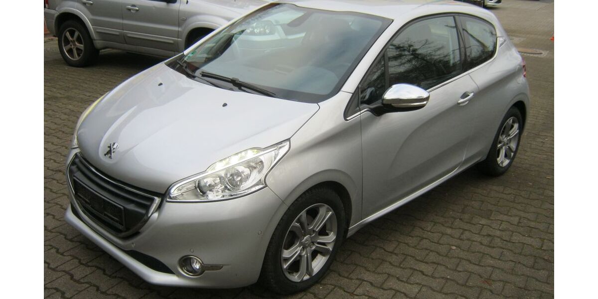 Peugeot 208 26.400 km 9.900 &euro; Berlin / Wir bitten um telefonische Terminvereinbarung ! 14167