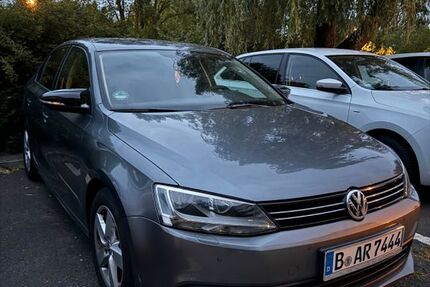 VW Jetta 127.200 km 5.500 € Berlin 13057