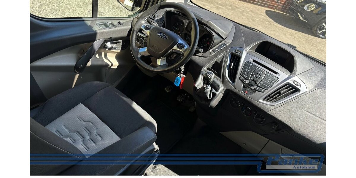 Ford Tourneo Custom 300 L1 Titanium*8Sitz*AHK*SHZ*NAV 100.000 km 18.990 &euro; Berlin 13187