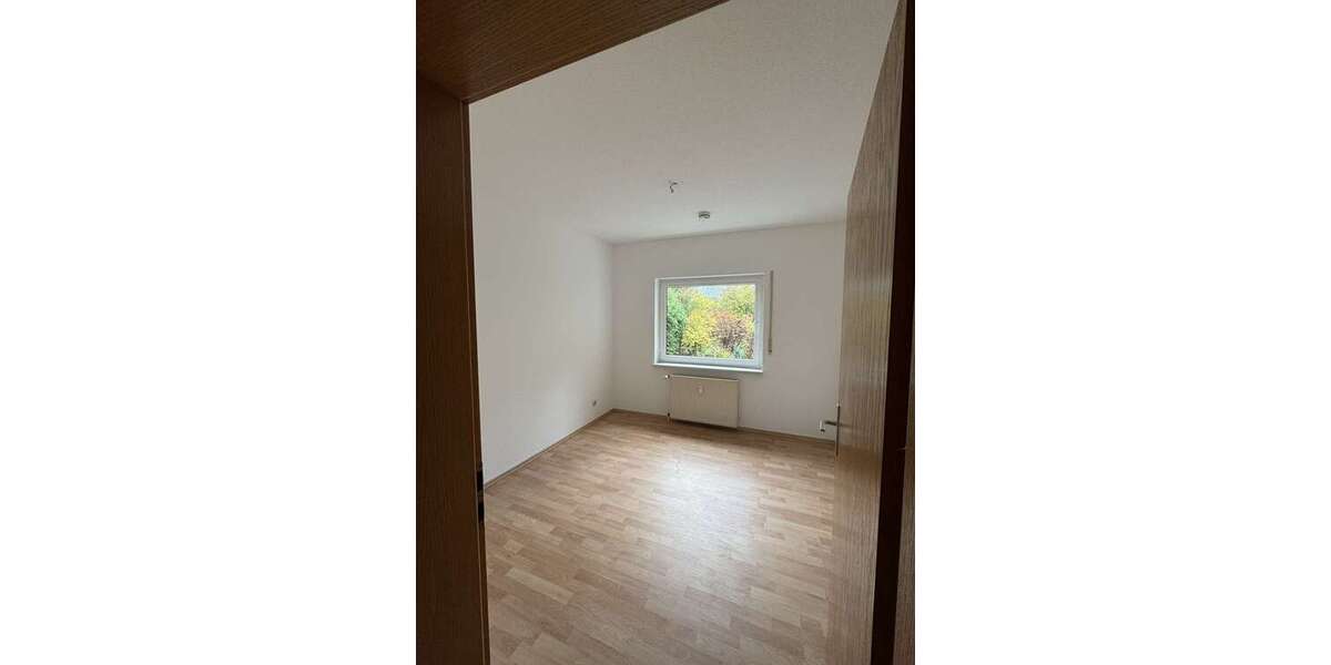 Leerstehendes Reihenendhaus: 100m² groß + ruhig im Grünen gelegen, Falkensee, nahe Potsdam + Berlin 4 zimmer