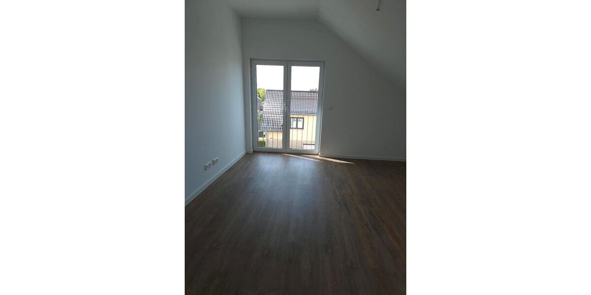 Dachgeschoßwohnung Nauen - 2 Zimmer, 68 m&sup2;, 1.181&euro; | Angebot:26653090