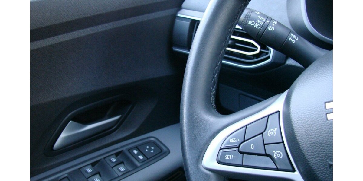 Dacia Jogger 1.6 Hybrid 140 Extreme Tempomat AHK Kamera 40.237 km 19.980 &euro; Falkensee 14612