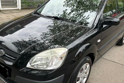 Kia Rio 119.423 km 2.890 &euro; Berlin 13435