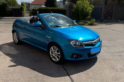Opel Tigra 180.487 km 1.999 &euro; Berlin 13156