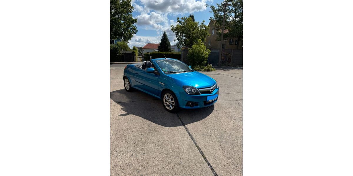 Opel Tigra 180.487 km 1.999 &euro; Berlin 13156