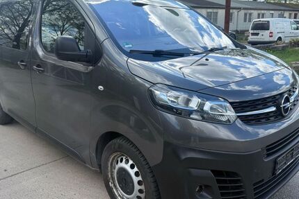 Opel Vivaro 242.600 km 11.900 € Trebbin 14959