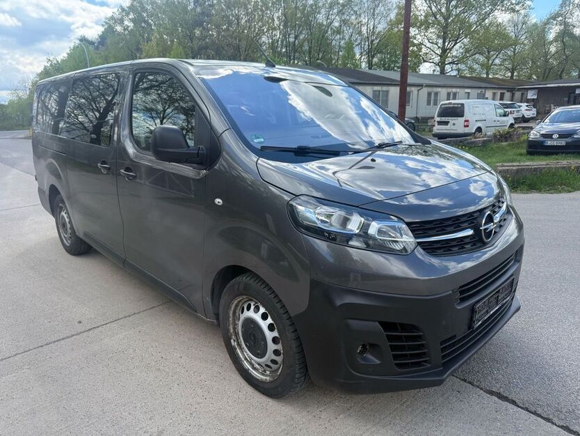 Opel Vivaro 242.600 km 11.900 € Trebbin 14959