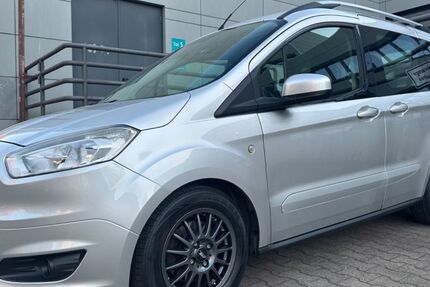 Ford Tourneo Courier 106.323 km 8.480 &euro; Berlin 13353
