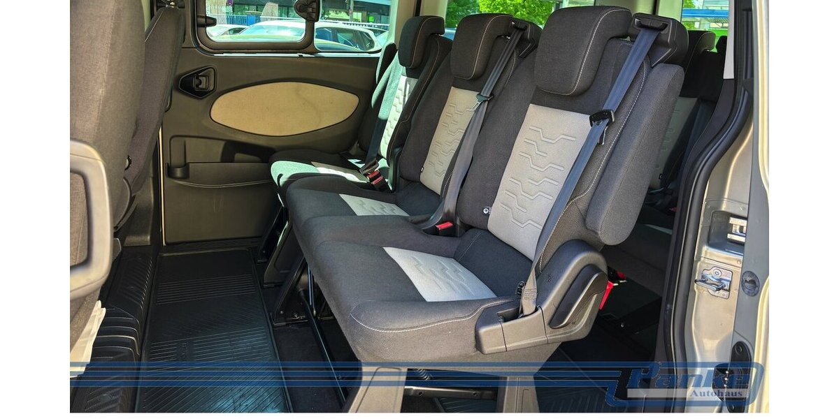 Ford Tourneo Custom 300 L1 Titanium*8Sitz*AHK*SHZ*NAV 100.000 km 18.990 &euro; Berlin 13187