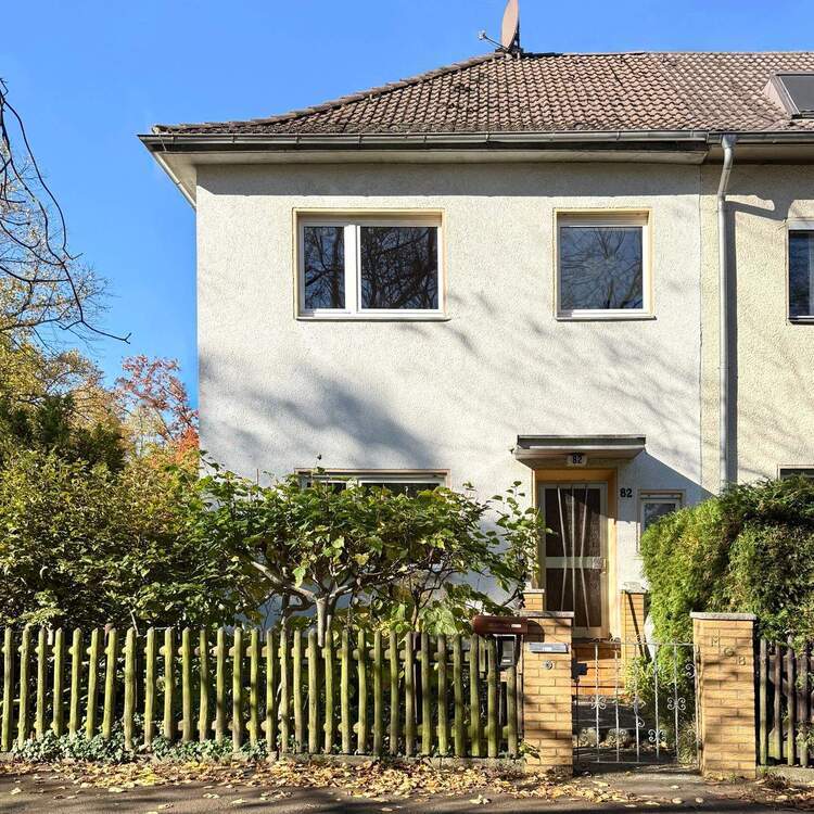 Charmantes Endreihenhaus mit großem Grundstück in DahlemZehlendorf 7 zimmer