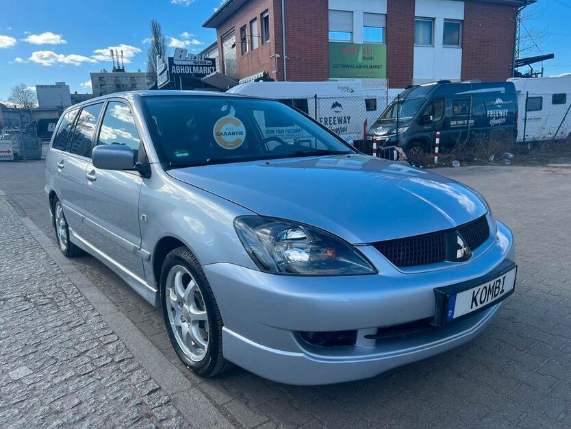 Mitsubishi Lancer 82.000 km 5.490 € Berlin 10551